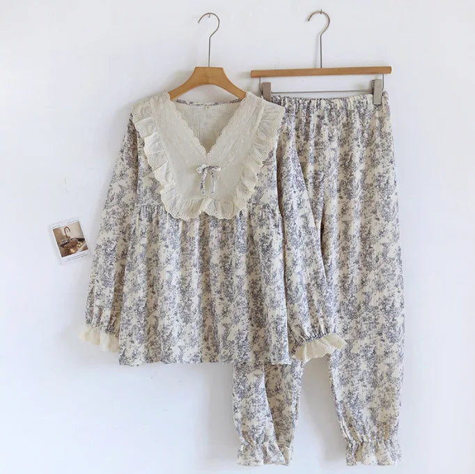 Tatlı Dantel Detaylı Zarif Set