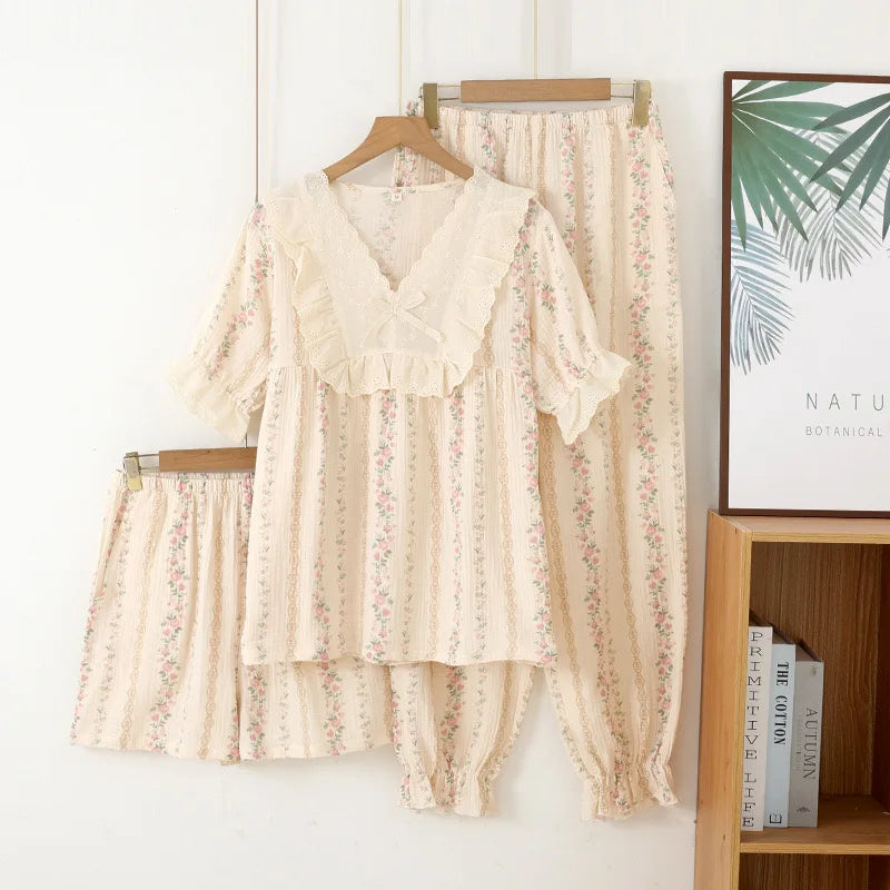 Dantel Detaylı Kısa Pijama Takımı (3 Parça)