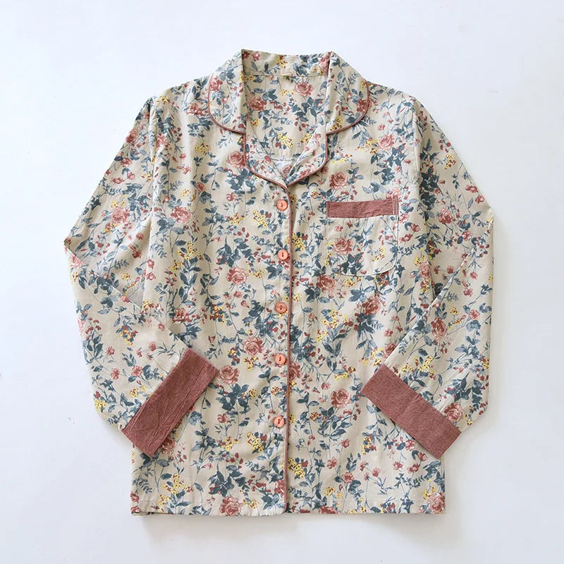 Kır Çiçeği Desenli Klasik Yaka Pijama Takımı